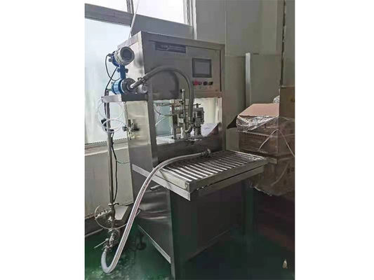 Yüksek Kaliteli Yarım Otomatik Aseptik Olmayan BIB Doldurma Makinesi SUS 304/316 ile 1-25L Çanta İçin Kutusu Meyve suyu/Süt/Şarap Doldurucu