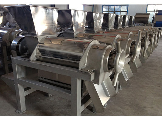 Gelişmiş Spiral Hindistan cevizi suyu makinesi 2-3T/H SUS304